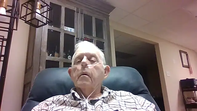 Snapshot of bootlegmanz chatting on November 4, 1:21 pm bootlegmanz online show from November 4, 1:21 pm