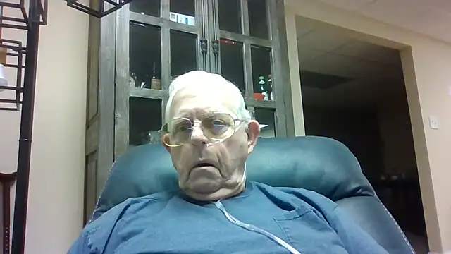 Snapshot of bootlegmanz chatting on November 6, 1:01 pm bootlegmanz online show from November 6, 1:01 pm