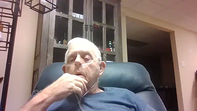 Snapshot of bootlegmanz chatting on November 8, 2:12 am bootlegmanz online show from November 8, 2:12 am