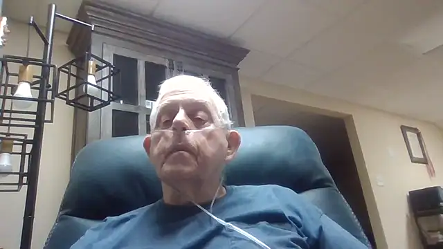 Snapshot of bootlegmanz chatting on November 16, 2:55 pm bootlegmanz online show from November 16, 2:55 pm