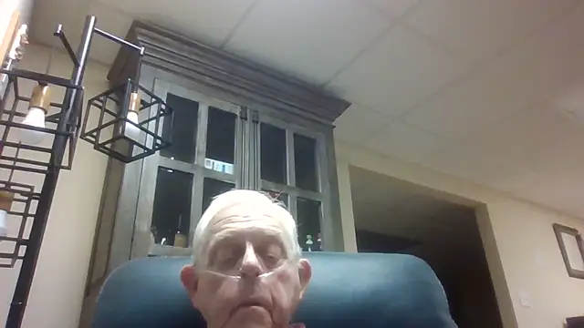 Snapshot of bootlegmanz chatting on November 17, 2:45 pm bootlegmanz online show from November 17, 2:45 pm