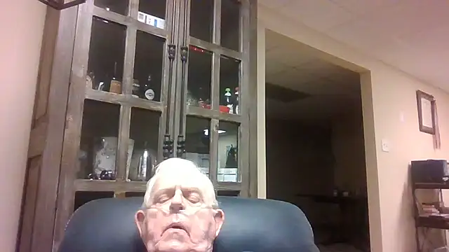 Snapshot of bootlegmanz chatting on November 22, 6:40 pm bootlegmanz online show from November 22, 6:40 pm