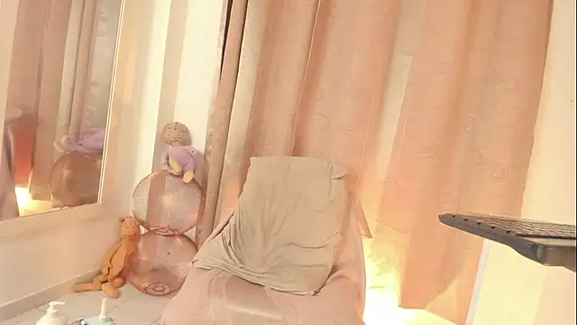 Snapshot of BarbieVenus chatting on July 12, 9:50 pm BarbieVenus online show from July 12, 9:50 pm