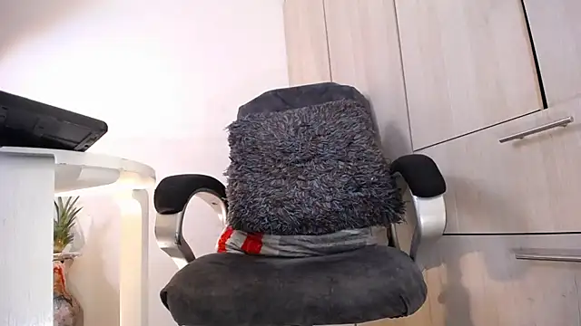 Snapshot of camilasexy111 chatting on January 5, 9:36 pm camilasexy111 online show from January 5, 9:36 pm