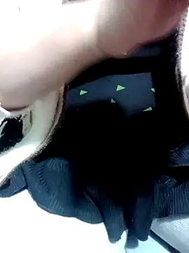 Snapshot of Tuo8702 chatting on March 8, 10:56 pm Tuo8702 online show from March 8, 10:56 pm