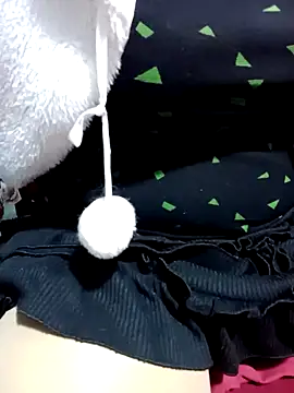 Snapshot of Tuo8702 chatting on March 18, 12:16 am Tuo8702 online show from March 18, 12:16 am