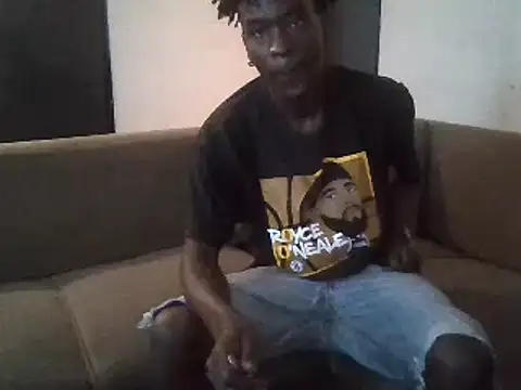 Snapshot of SmallGoodNutts chatting on February 4, 7:40 am SmallGoodNutts online show from February 4, 7:40 am