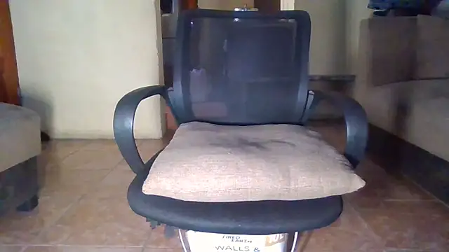 Snapshot of SmallGoodNutts chatting on September 25, 6:28 am SmallGoodNutts online show from September 25, 6:28 am