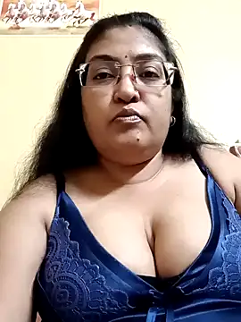 Snapshot of LAVERNIYA_ chatting on December 1, 7:14 pm LAVERNIYA  online show from December 1, 7:14 pm