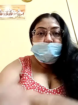 Snapshot of LAVERNIYA_ chatting on December 8, 5:39 am LAVERNIYA  online show from December 8, 5:39 am