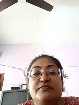 Snapshot of LAVERNIYA_ chatting on December 29, 5:21 am LAVERNIYA  online show from December 29, 5:21 am