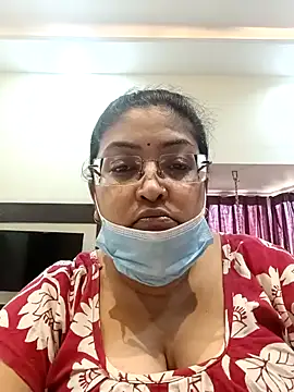 Snapshot of LAVERNIYA_ chatting on January 3, 9:47 am LAVERNIYA  online show from January 3, 9:47 am