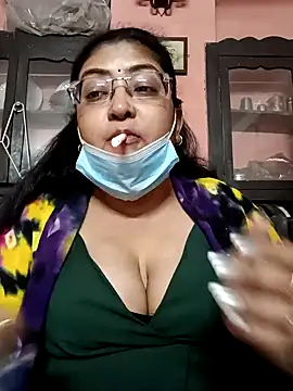 Snapshot of LAVERNIYA_ chatting on January 12, 6:49 pm LAVERNIYA  online show from January 12, 6:49 pm