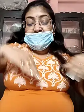 Snapshot of LAVERNIYA_ chatting on January 23, 1:24 pm LAVERNIYA  online show from January 23, 1:24 pm