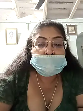 Snapshot of LAVERNIYA_ chatting on February 4, 6:49 pm LAVERNIYA  online show from February 4, 6:49 pm