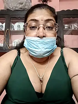 Snapshot of LAVERNIYA_ chatting on February 12, 6:40 pm LAVERNIYA  online show from February 12, 6:40 pm