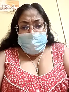 Snapshot of LAVERNIYA_ chatting on March 9, 12:31 pm LAVERNIYA  online show from March 9, 12:31 pm