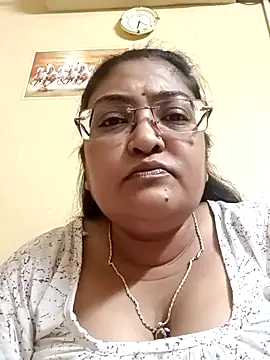 Snapshot of LAVERNIYA_ chatting on March 18, 12:58 pm LAVERNIYA  online show from March 18, 12:58 pm