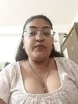 Snapshot of LAVERNIYA_ chatting on September 9, 12:37 pm LAVERNIYA  online show from September 9, 12:37 pm