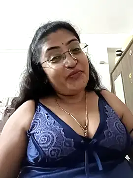 Snapshot of LAVERNIYA_ chatting on September 13, 7:24 pm LAVERNIYA  online show from September 13, 7:24 pm