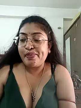 Snapshot of LAVERNIYA_ chatting on September 25, 5:44 am LAVERNIYA  online show from September 25, 5:44 am