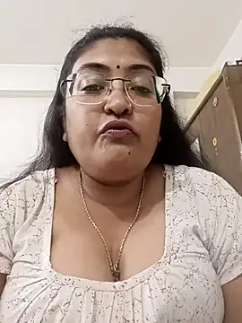 Snapshot of LAVERNIYA_ chatting on October 9, 11:41 am LAVERNIYA  online show from October 9, 11:41 am