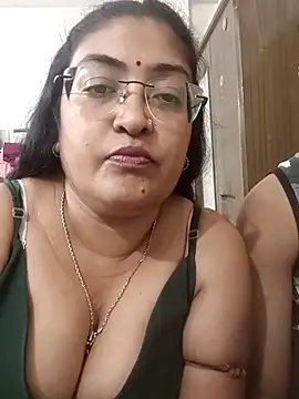 Snapshot of LAVERNIYA_ chatting on October 15, 6:41 pm LAVERNIYA  online show from October 15, 6:41 pm