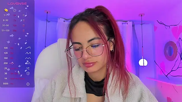 sophiecherry  online show from December 16, 12:15 am