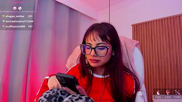 sophiecherry  online show from November 8, 10:37 am