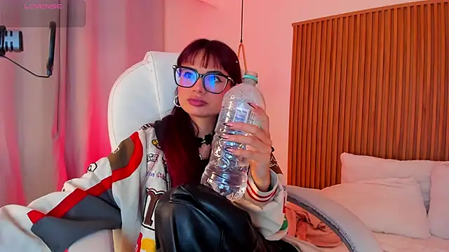 sophiecherry  online show from November 15, 8:27 pm