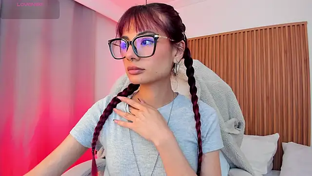 sophiecherry  online show from November 20, 9:36 pm