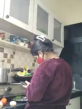 IND COUPLE1 online show from December 14, 6:52 pm