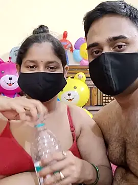 IND COUPLE1 online show from February 27, 4:43 pm