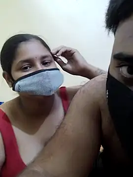 IND COUPLE1 online show from April 16, 10:16 am