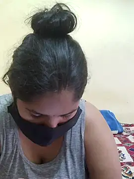 IND COUPLE1 online show from August 10, 6:28 am
