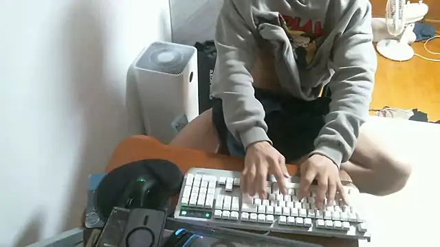 Snapshot of Stellan_0412 chatting on February 10, 4:22 pm Stellan 0412 online show from February 10, 4:22 pm