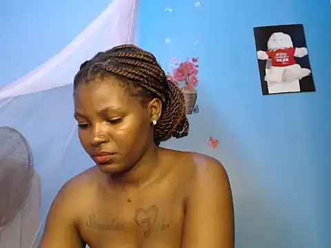 TrishaKalid online show from February 5, 9:52 pm