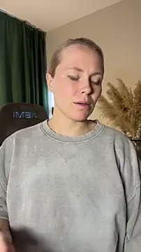 Charming Daphny online show from April 11, 6:29 am