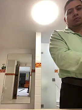 Juanes432 online show from February 19, 8:05 pm