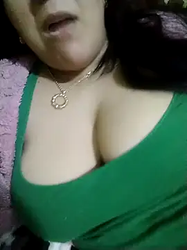 Snapshot of DALO3A85 chatting on February 18, 8:47 pm DALO3A85 online show from February 18, 8:47 pm