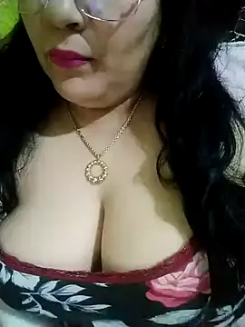 Snapshot of DALO3A85 chatting on February 27, 10:26 am DALO3A85 online show from February 27, 10:26 am