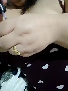 Snapshot of DALO3A85 chatting on November 3, 11:59 pm DALO3A85 online show from November 3, 11:59 pm