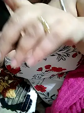 Snapshot of DALO3A85 chatting on November 19, 9:04 pm DALO3A85 online show from November 19, 9:04 pm