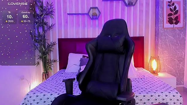 miah connor online show from December 30, 5:15 am