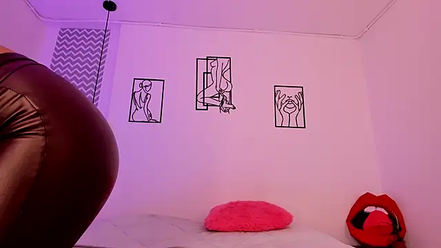 Snapshot of ari_amisi chatting on October 16, 5:47 pm ari amisi online show from October 16, 5:47 pm