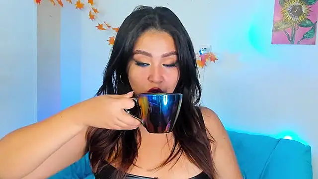 Snapshot of LiahDiaz chatting on December 22, 8:58 pm LiahDiaz online show from December 22, 8:58 pm