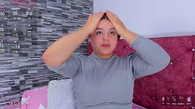 Snapshot of skyhotgirll chatting on March 4, 6:29 pm skyhotgirll online show from March 4, 6:29 pm