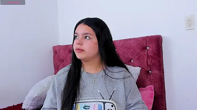 skyhotgirll online show from April 12, 7:08 pm