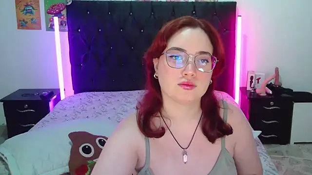 Snapshot of AndrewAnndCherry chatting on November 4, 11:04 pm AndrewAnndCherry online show from November 4, 11:04 pm