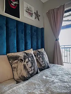 Snapshot of Dime-__ chatting on February 8, 12:30 pm Dime- online show from February 8, 12:30 pm